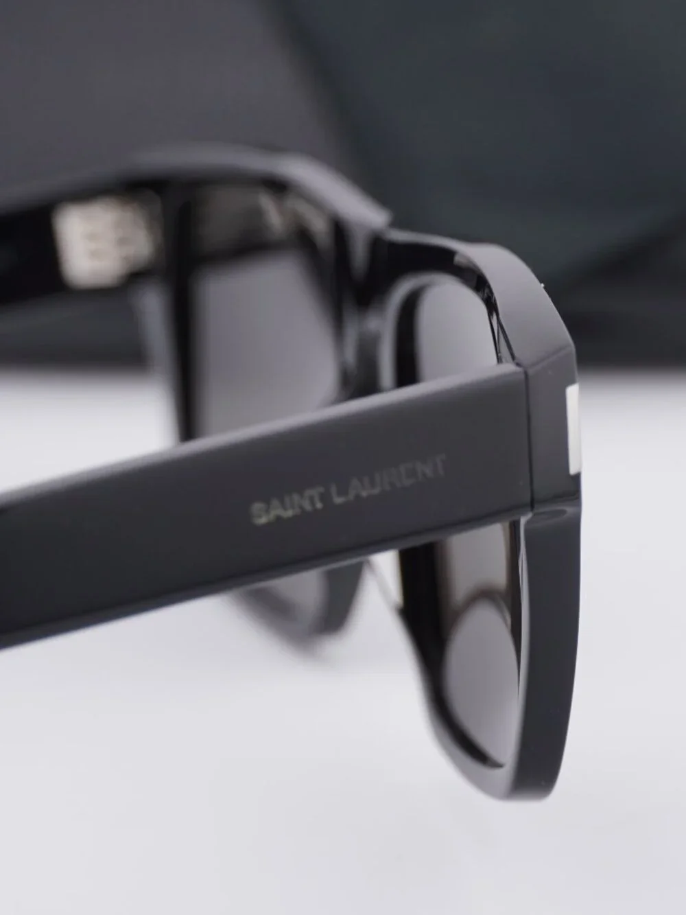 Saint Laurent SL424 001 Square Sunglasses - Black